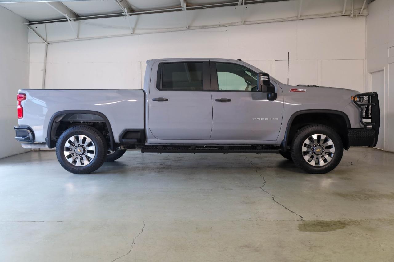 Chevrolet Silverado 2500HD 4WD Crew Cab 159" Custom 2024