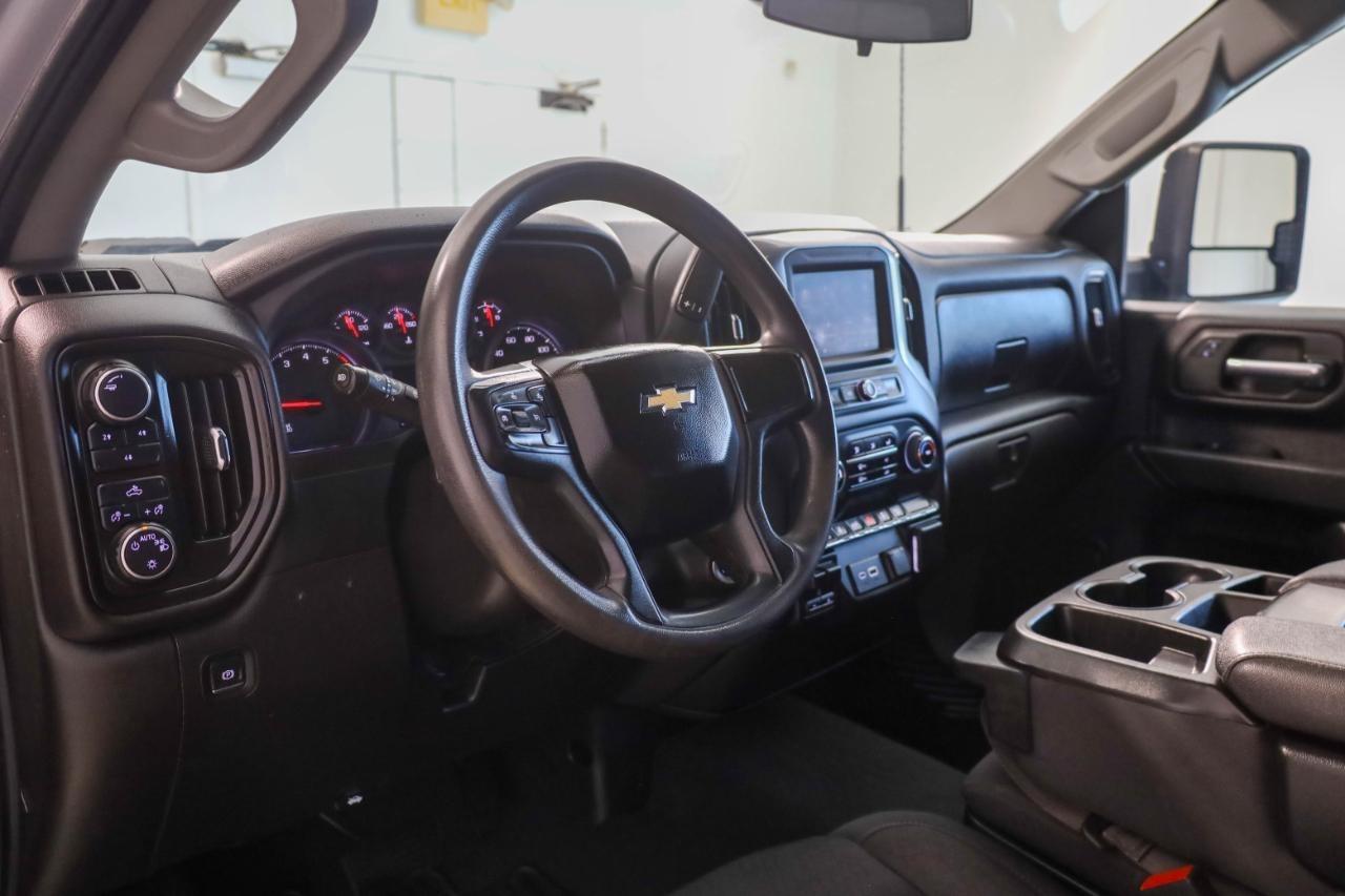 Chevrolet Silverado 2500HD 4WD Crew Cab 159" Custom 2024
