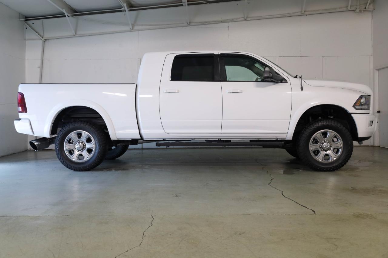 RAM 2500 Laramie 4x4 Mega Cab 6'4" Box 2017