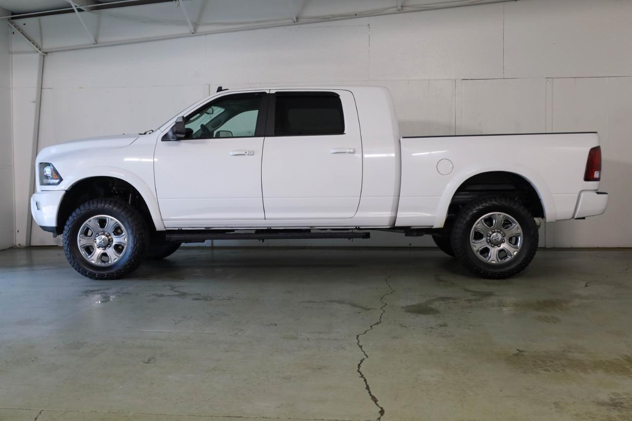 RAM 2500 Laramie 4x4 Mega Cab 6'4" Box 2017