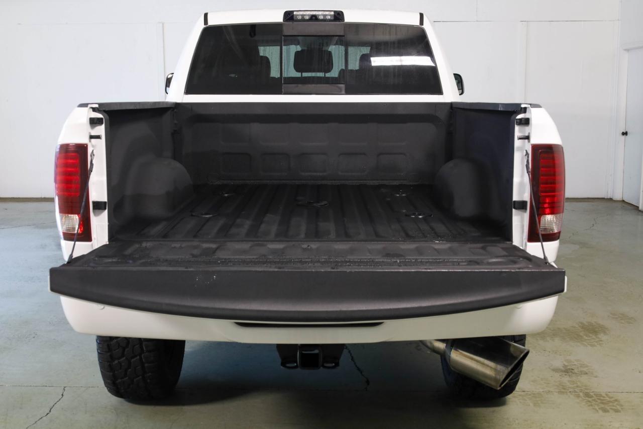 RAM 2500 Laramie 4x4 Mega Cab 6'4" Box 2017