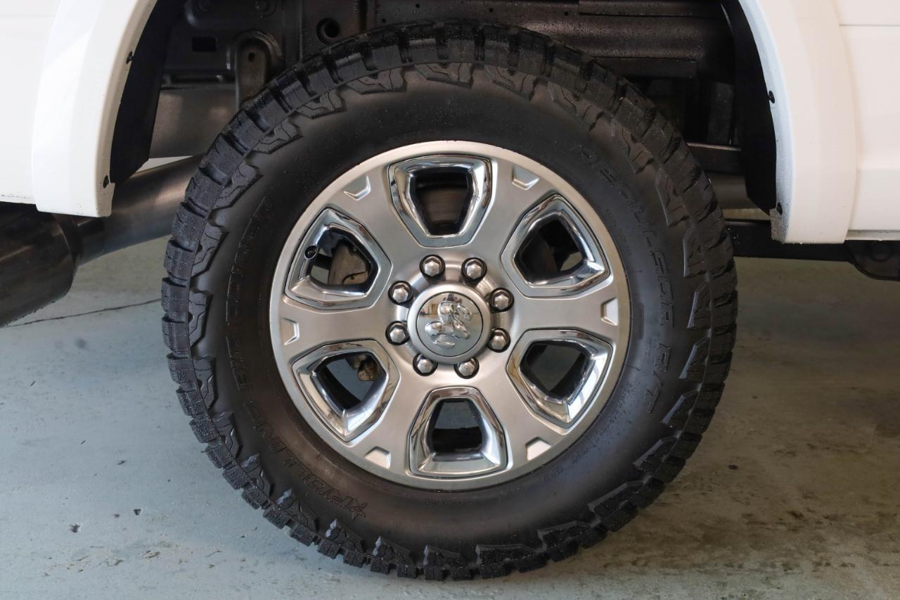 RAM 2500 Laramie 4x4 Mega Cab 6'4" Box 2017