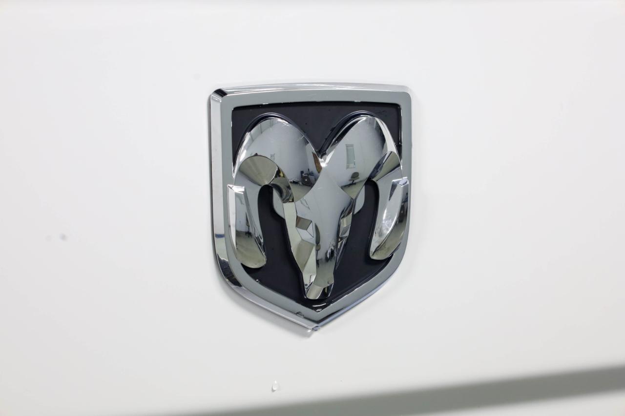 RAM 2500 Laramie 4x4 Mega Cab 6'4" Box 2017