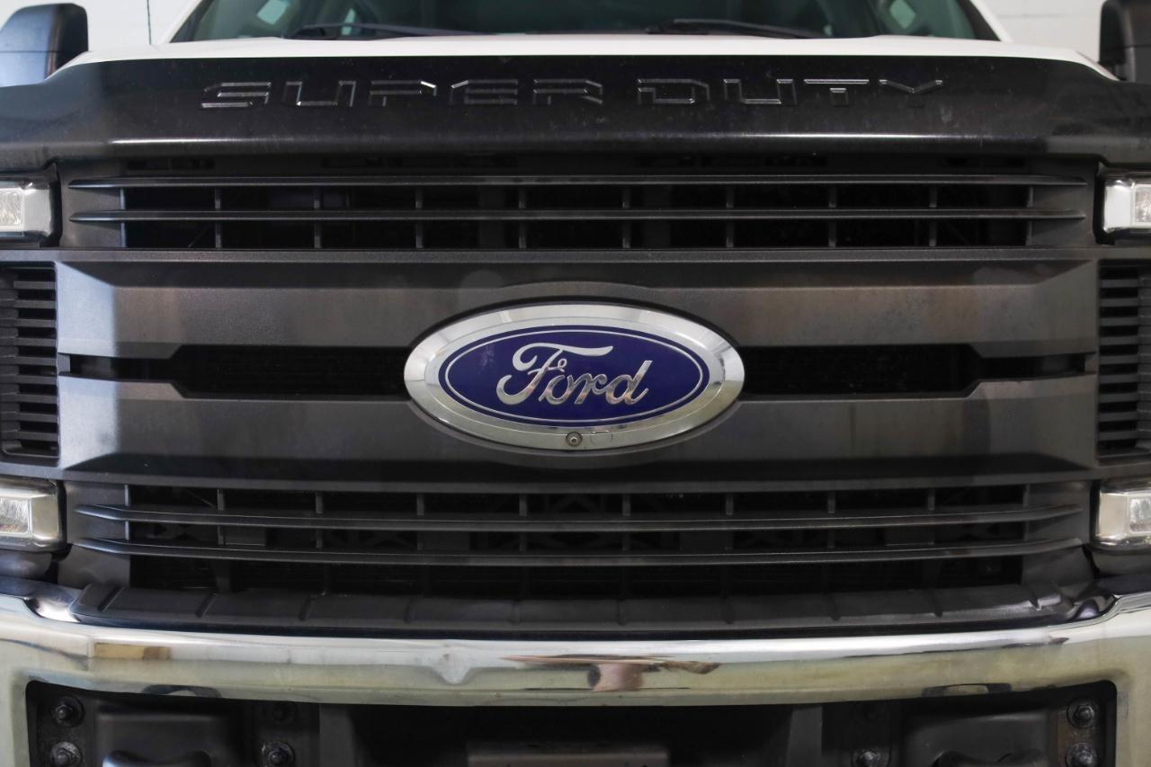 Ford Super Duty F-250 SRW King Ranch 4WD Crew Cab 8' Box 2019