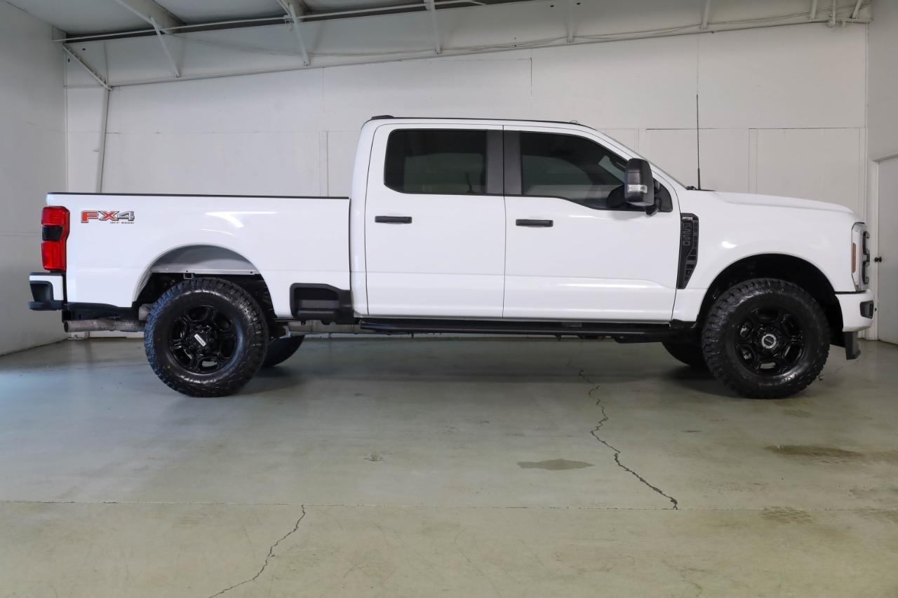 Ford Super Duty F-250 SRW King Ranch 4WD Crew Cab 8' Box 2025