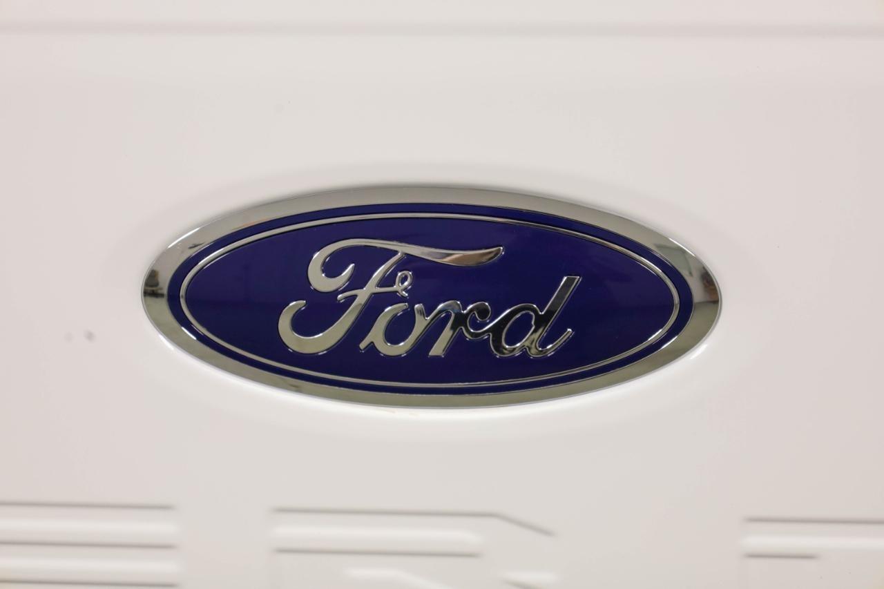 Ford Super Duty F-250 SRW King Ranch 4WD Crew Cab 8' Box 2025