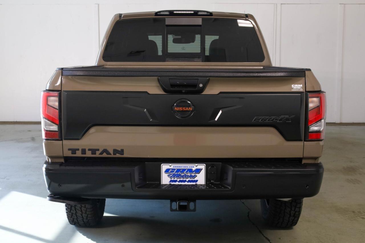 Nissan Titan 4x4 Crew Cab PRO-4X 2020