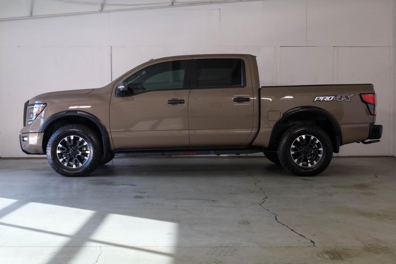Nissan Titan 4x4 Crew Cab PRO-4X 2020