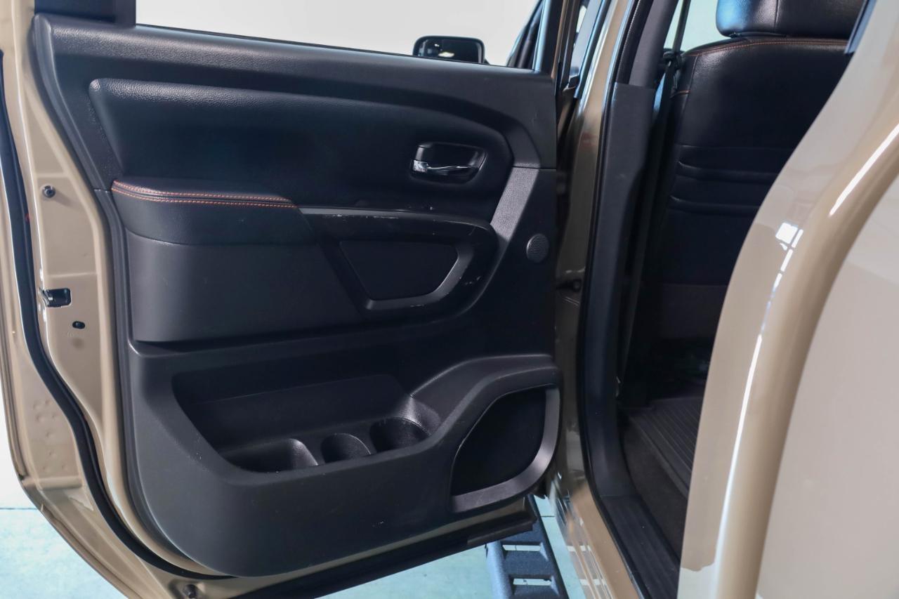 Nissan Titan 4x4 Crew Cab PRO-4X 2020