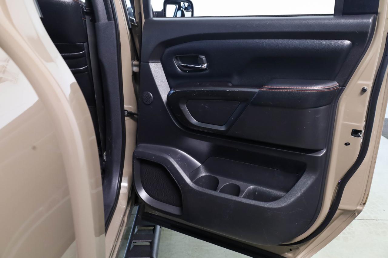 Nissan Titan 4x4 Crew Cab PRO-4X 2020