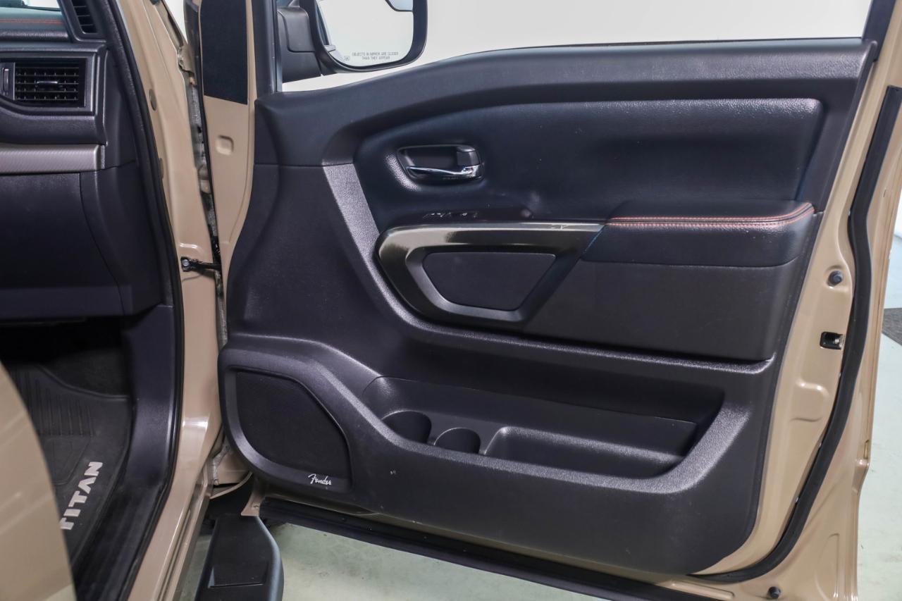 Nissan Titan 4x4 Crew Cab PRO-4X 2020