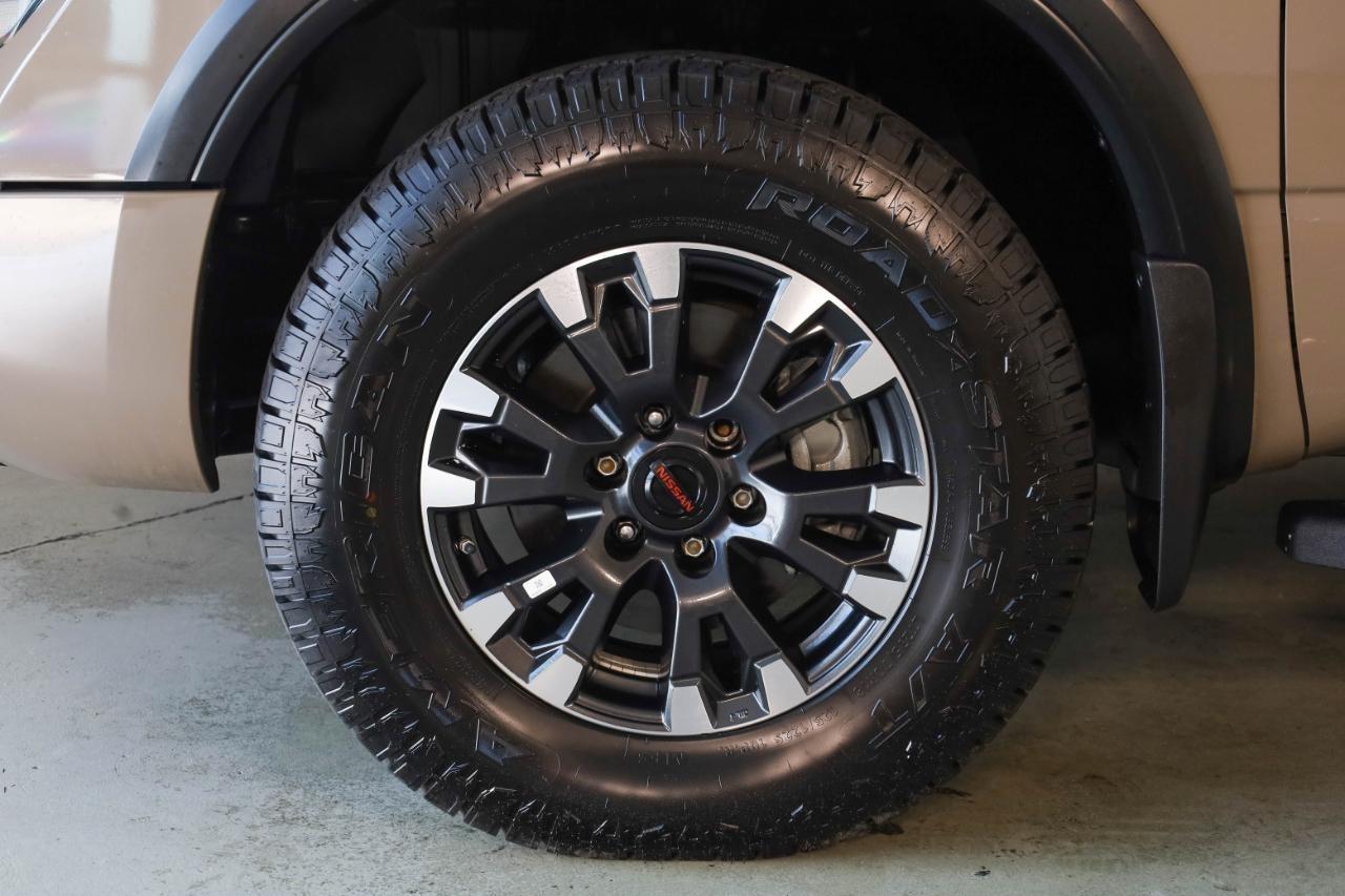 Nissan Titan 4x4 Crew Cab PRO-4X 2020