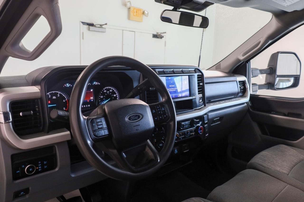 Ford Super Duty F-250 SRW King Ranch 4WD Crew Cab 8' Box 2024