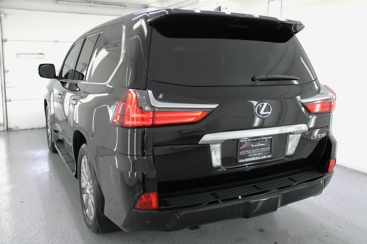 Lexus LX 570 4D SUV AWD w/3-Row 2017