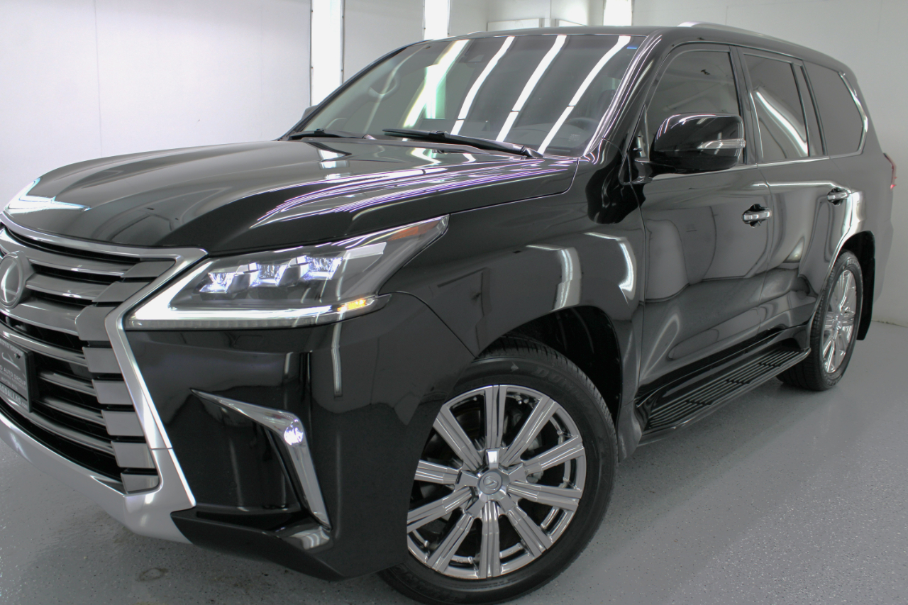 Lexus LX 570 4D SUV AWD w/3-Row 2017