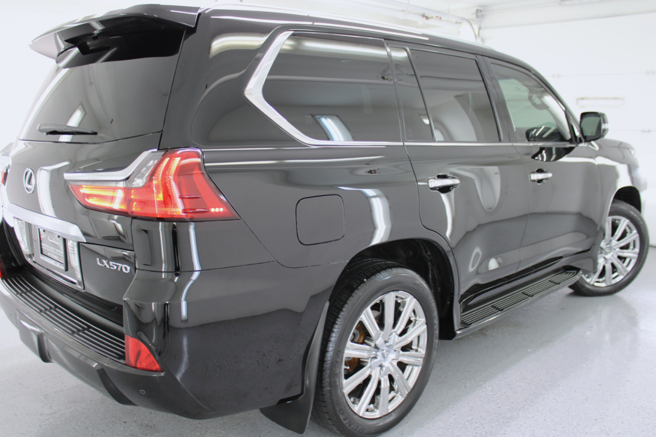 Lexus LX 570 4D SUV AWD w/3-Row 2017