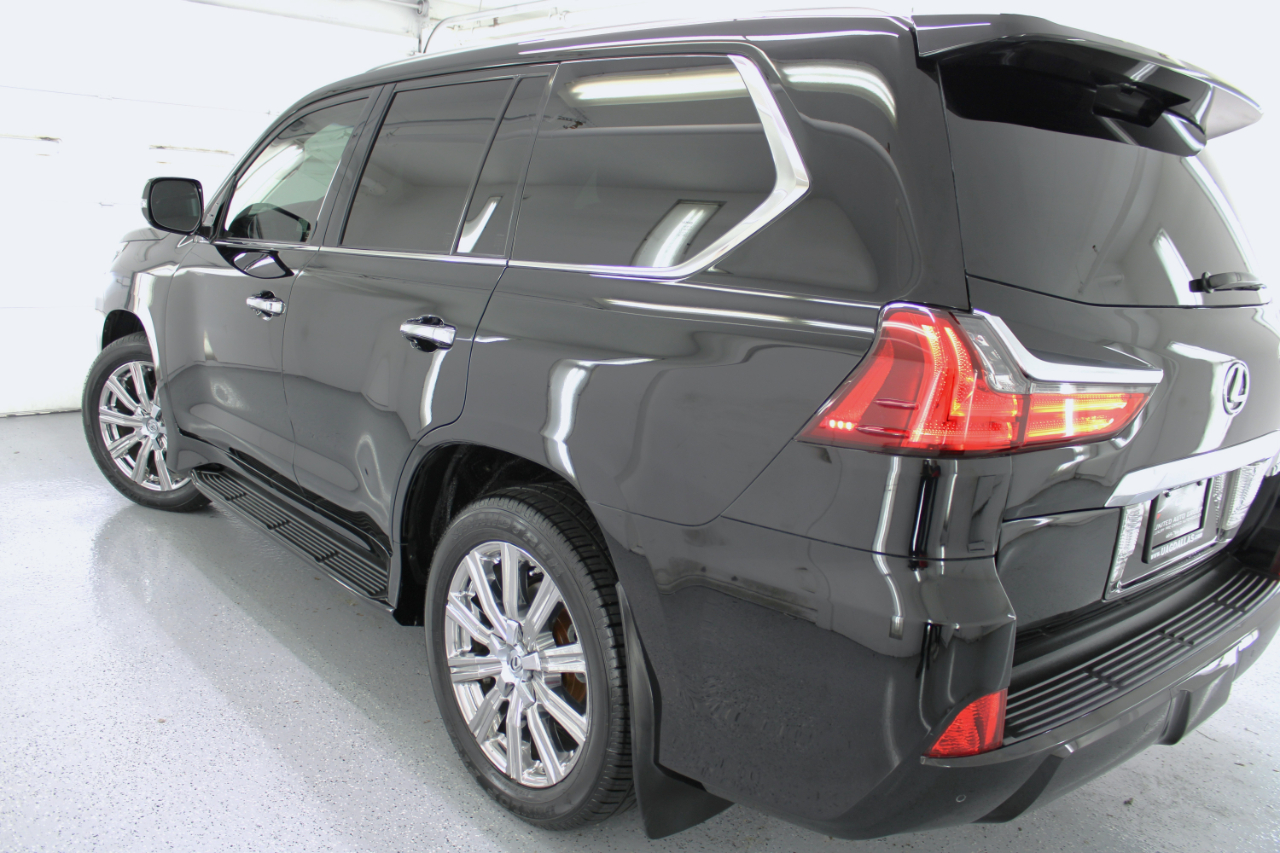 Lexus LX 570 4D SUV AWD w/3-Row 2017