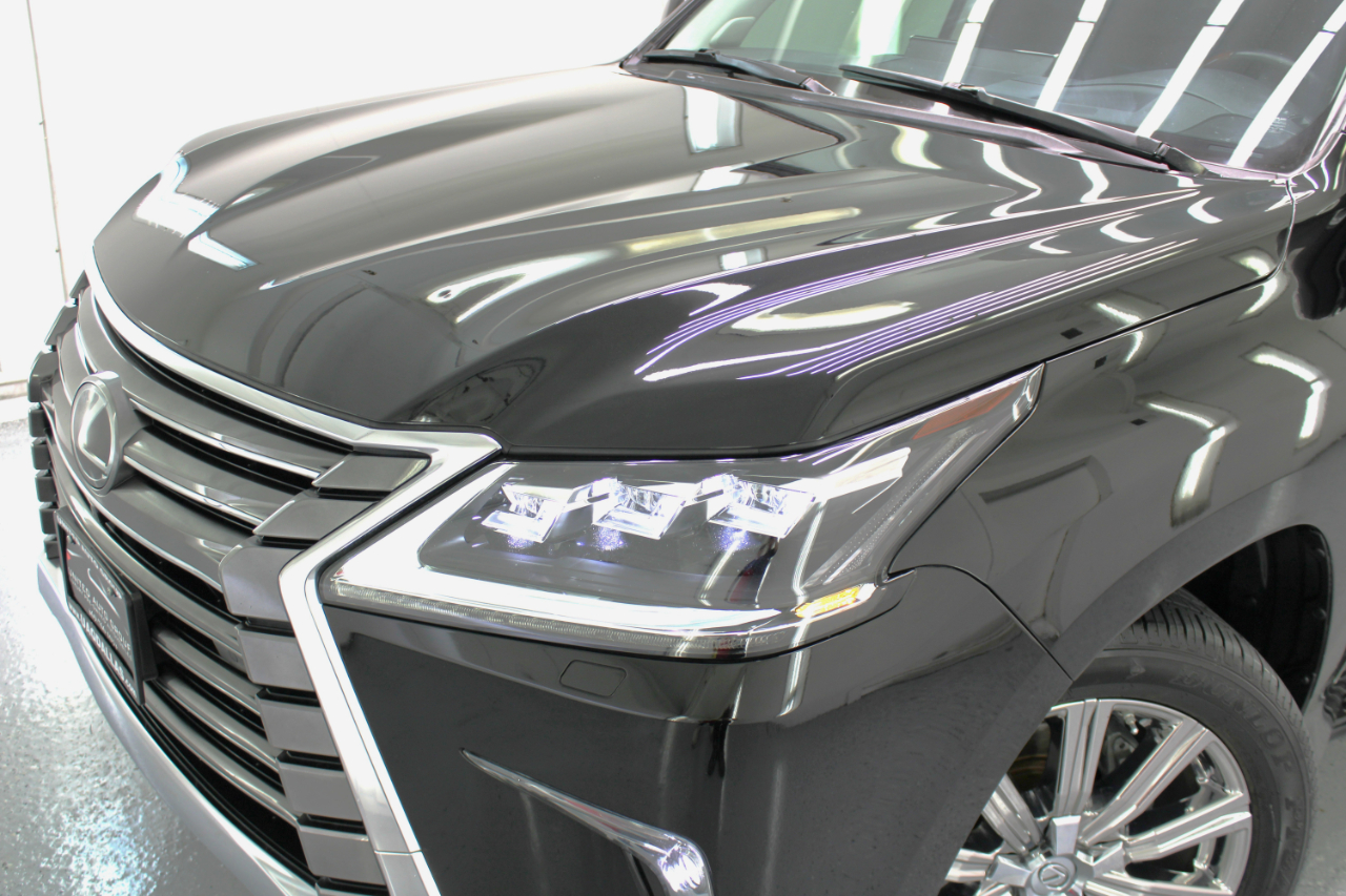 Lexus LX 570 4D SUV AWD w/3-Row 2017