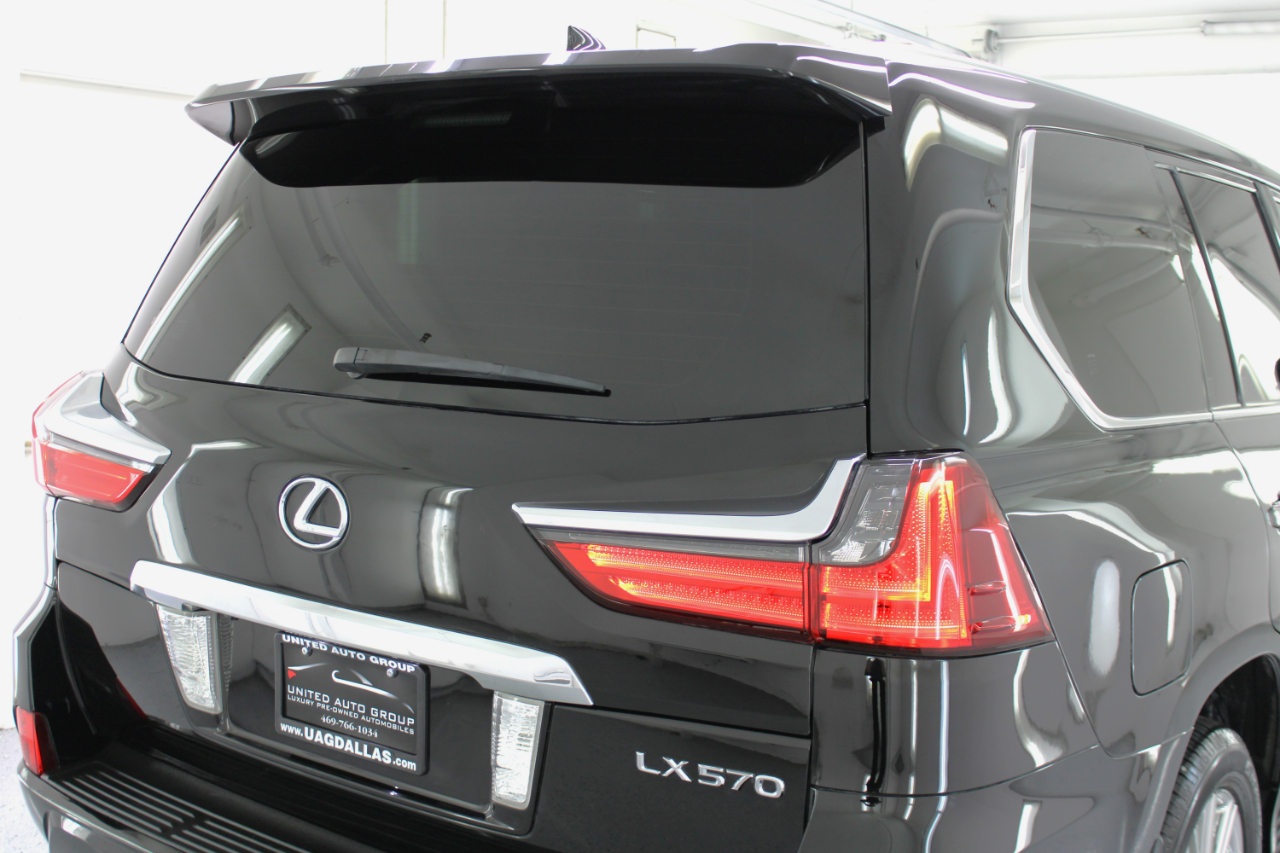 Lexus LX 570 4D SUV AWD w/3-Row 2017