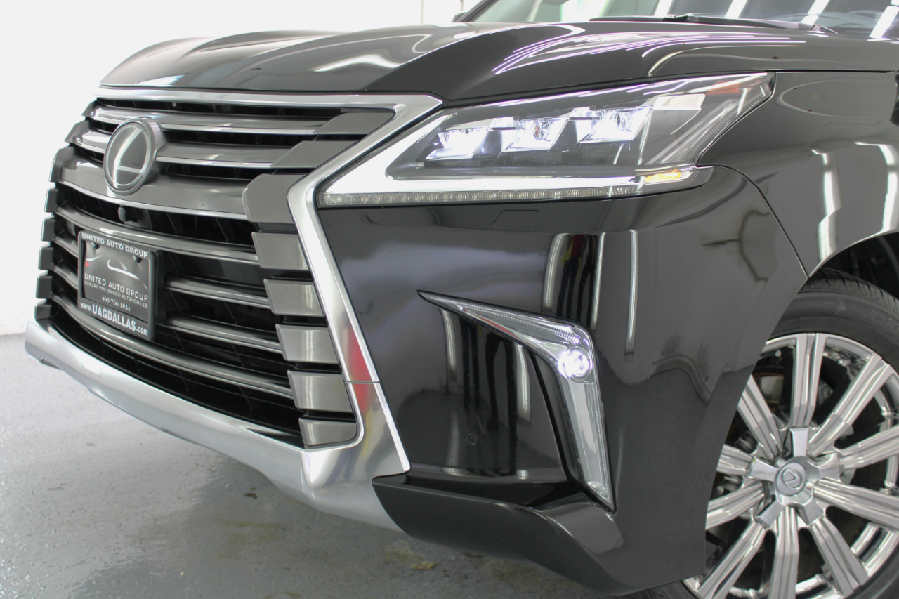 Lexus LX 570 4D SUV AWD w/3-Row 2017