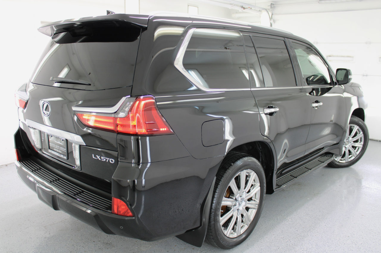 Lexus LX 570 4D SUV AWD w/3-Row 2017