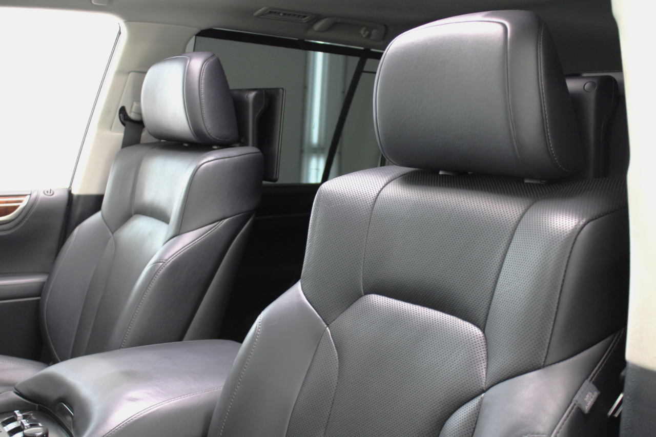 Lexus LX 570 4D SUV AWD w/3-Row 2017