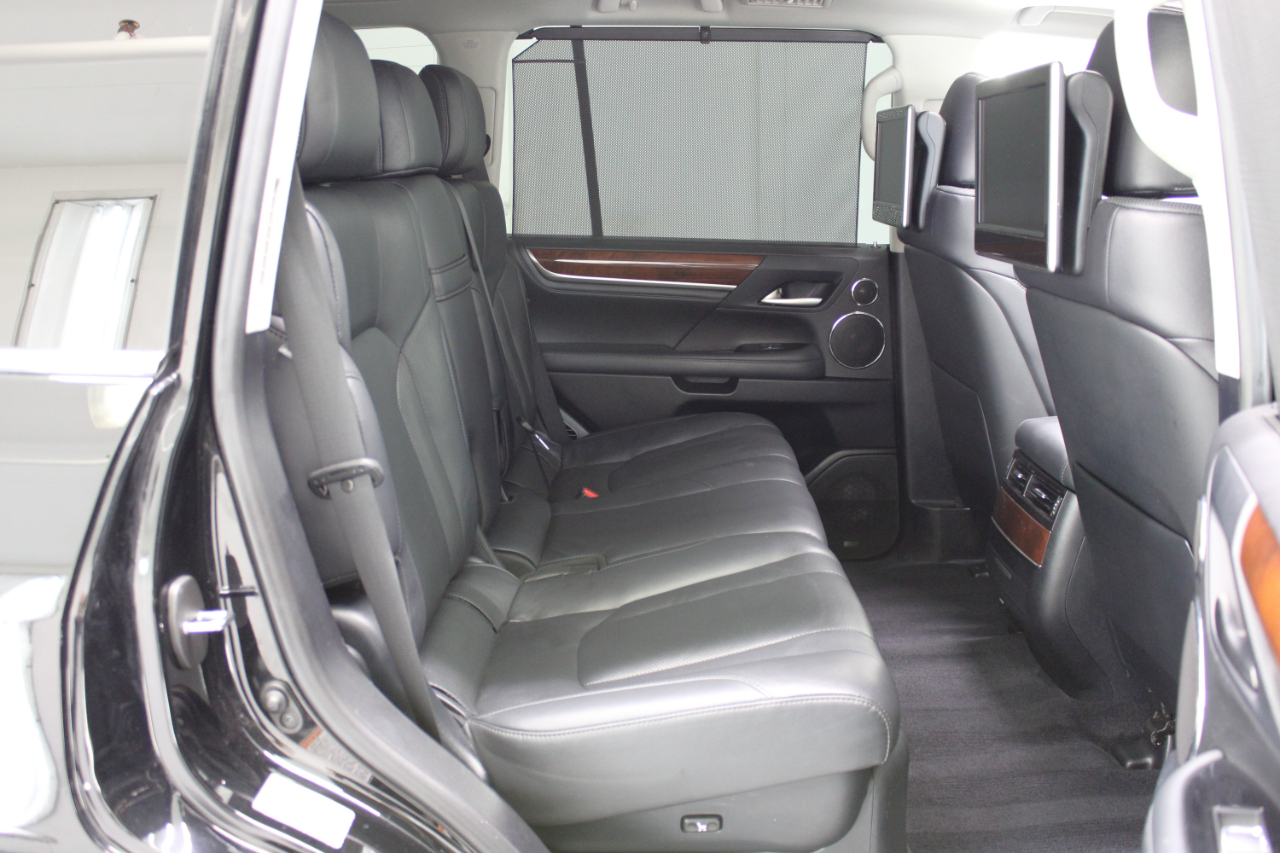 Lexus LX 570 4D SUV AWD w/3-Row 2017