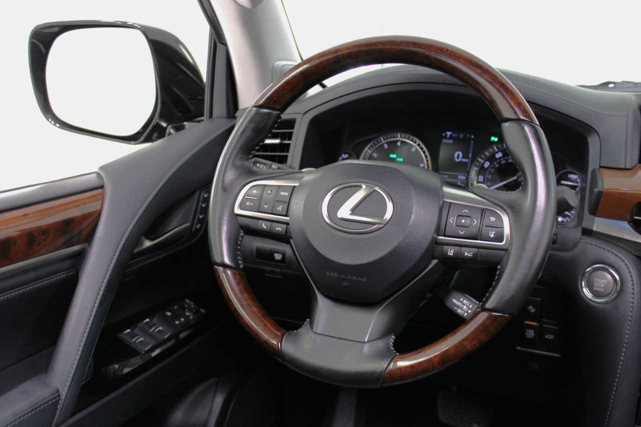 Lexus LX 570 4D SUV AWD w/3-Row 2017