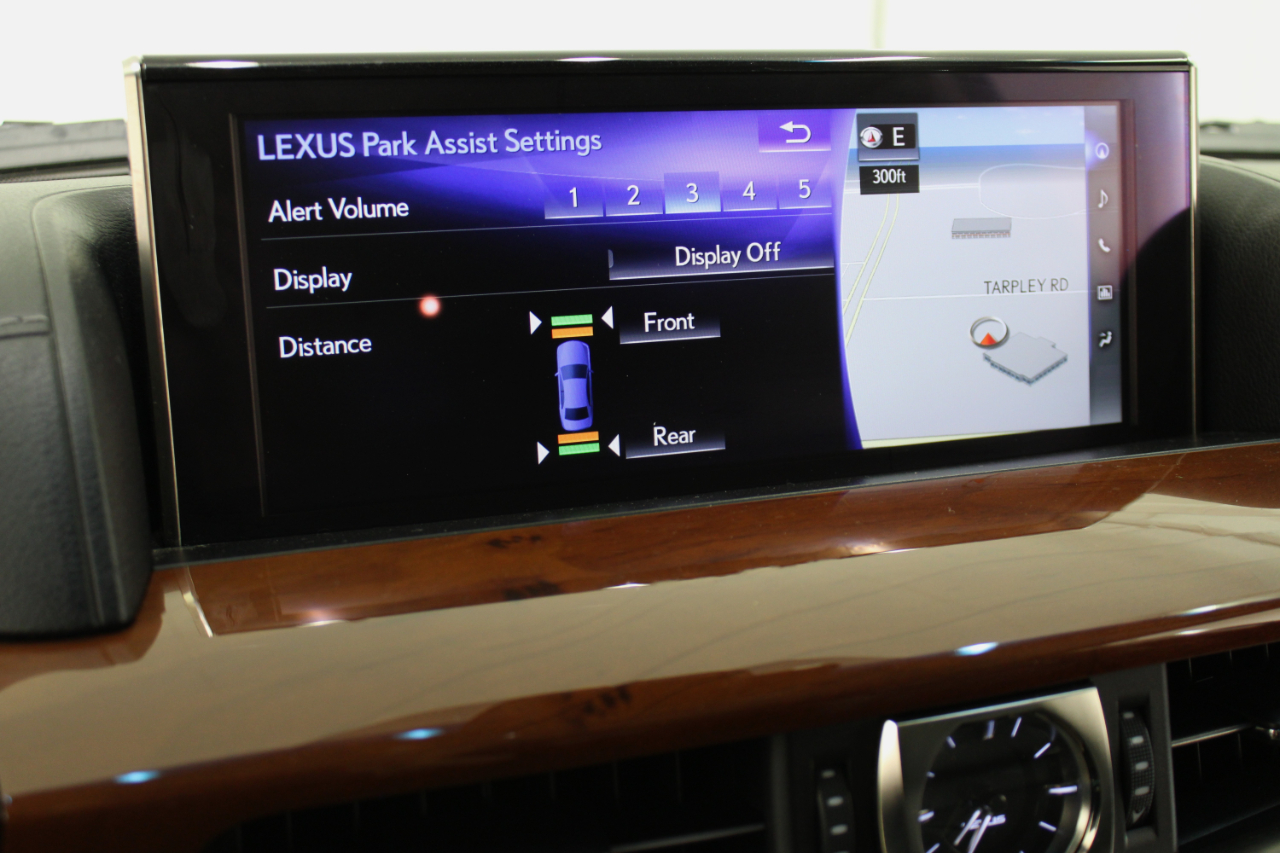 Lexus LX 570 4D SUV AWD w/3-Row 2017