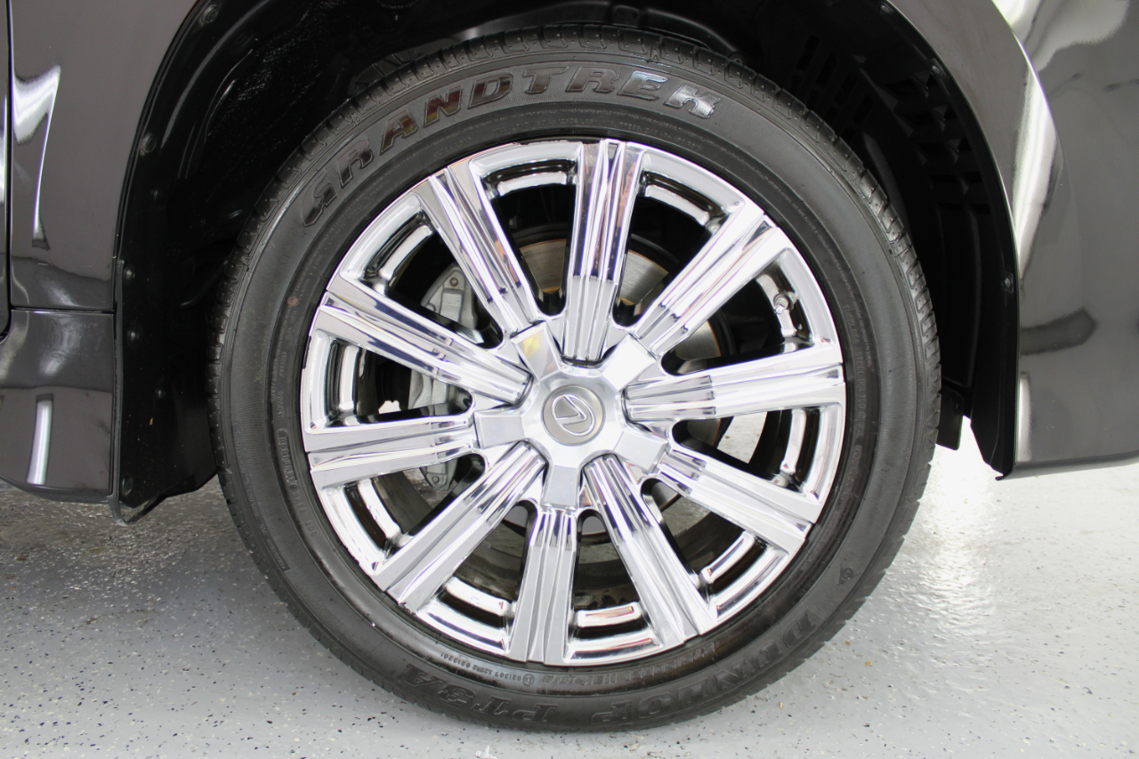 Lexus LX 570 4D SUV AWD w/3-Row 2017