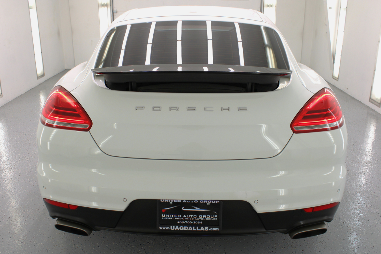 Porsche Panamera 4dr HB 2016