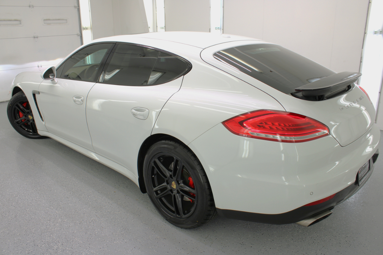 Porsche Panamera 4dr HB 2016