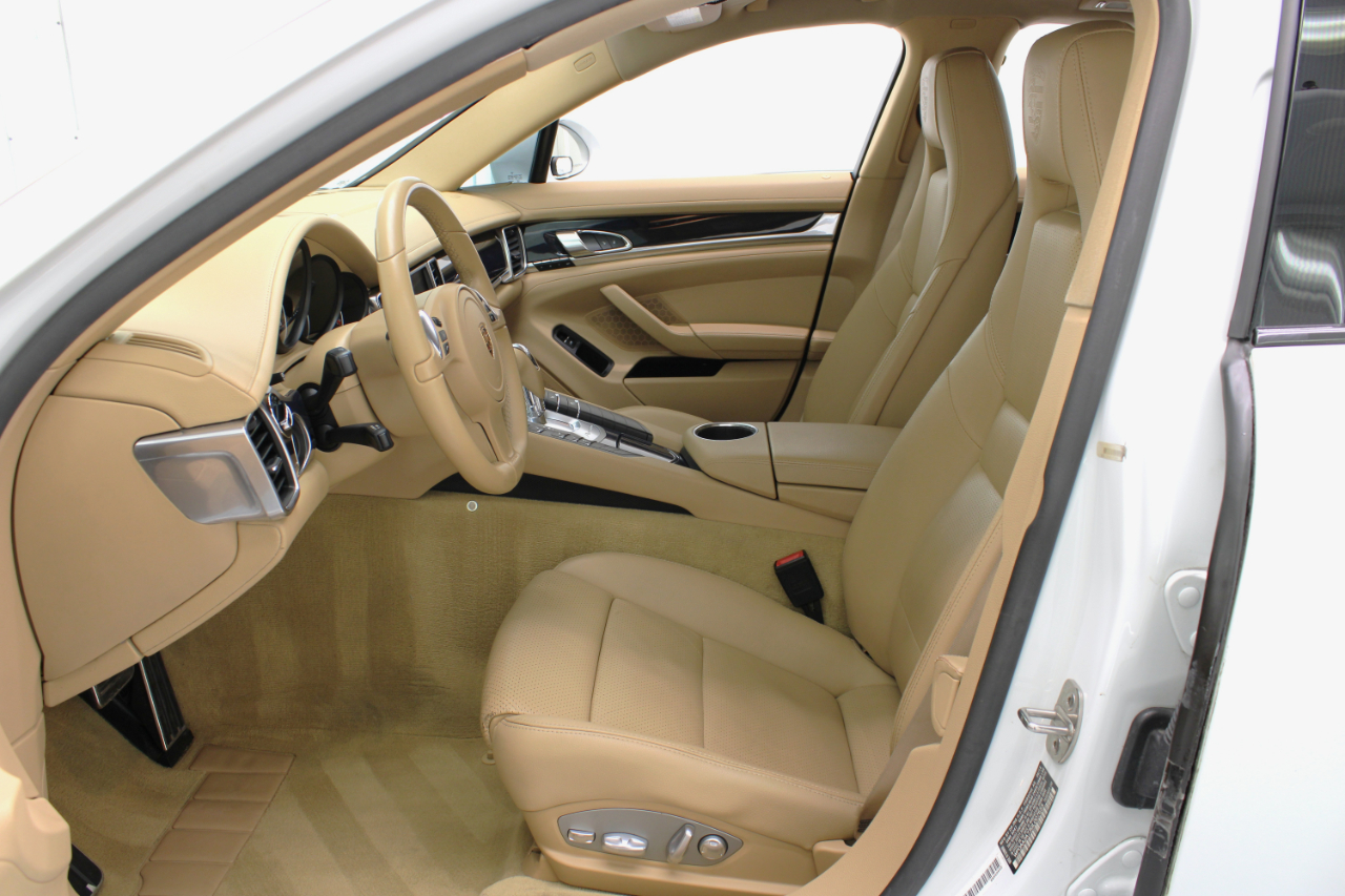 Porsche Panamera 4dr HB 2016