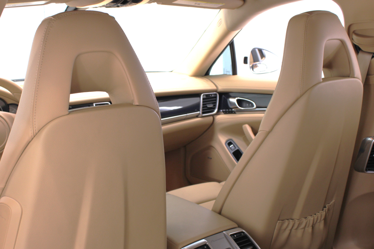 Porsche Panamera 4dr HB 2016