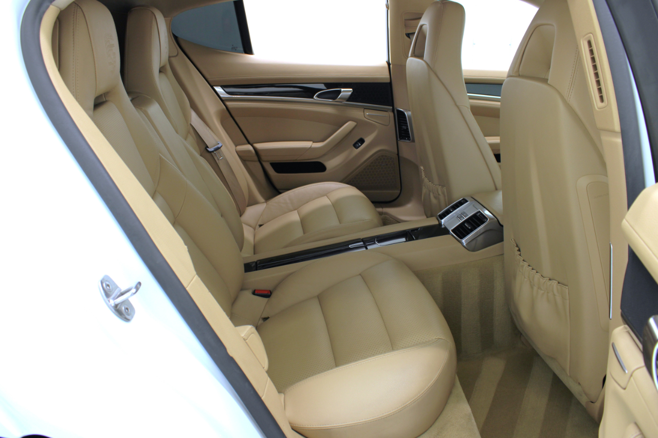 Porsche Panamera 4dr HB 2016