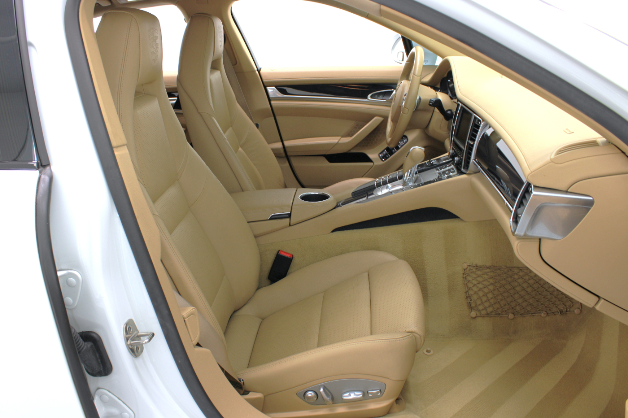 Porsche Panamera 4dr HB 2016