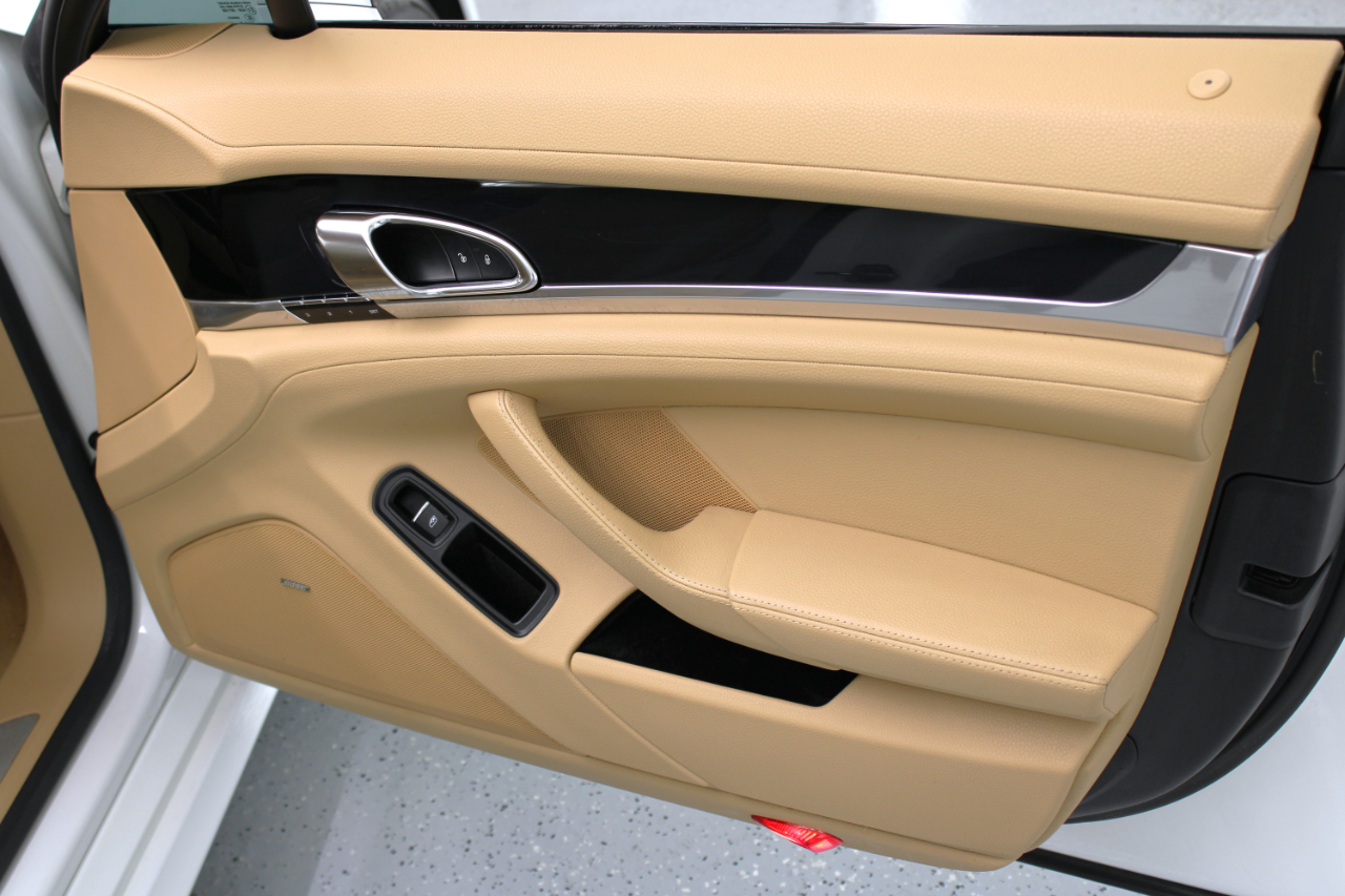 Porsche Panamera 4dr HB 2016