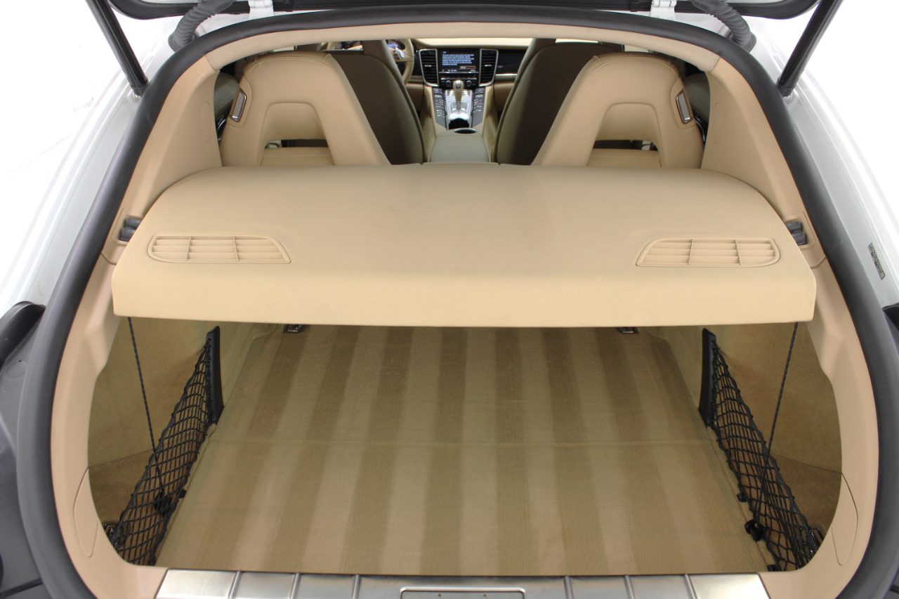 Porsche Panamera 4dr HB 2016