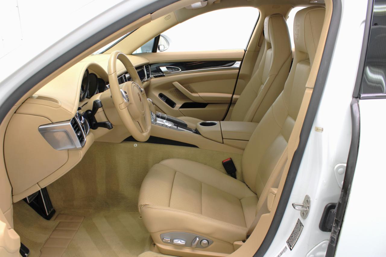 Porsche Panamera 4dr HB 2016