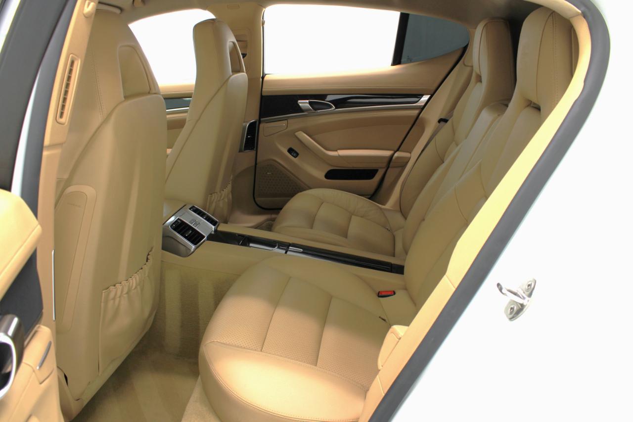 Porsche Panamera 4dr HB 2016