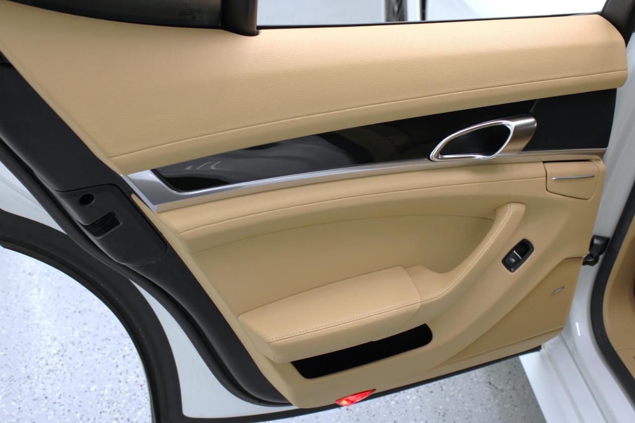 Porsche Panamera 4dr HB 2016