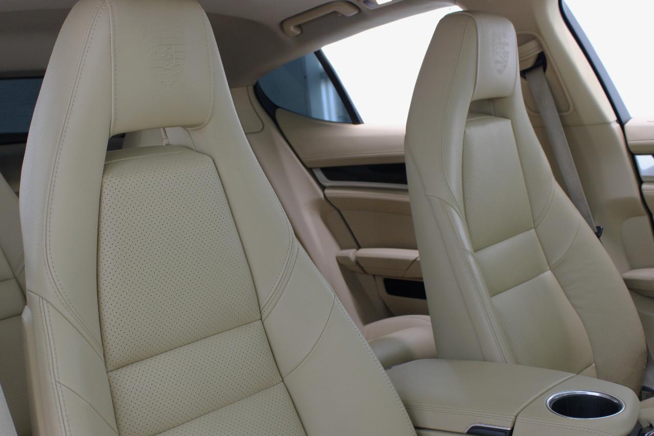 Porsche Panamera 4dr HB 2016