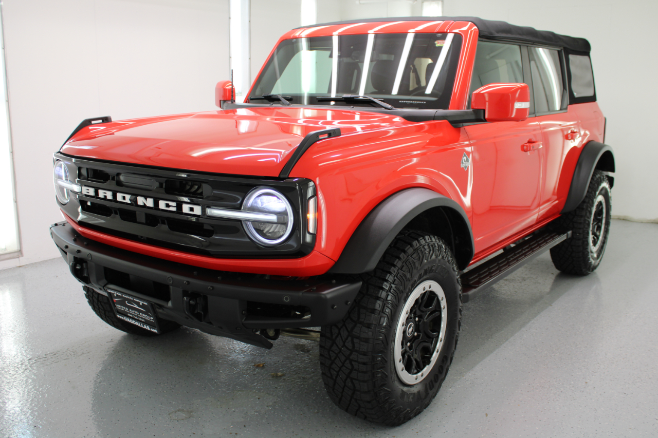 2021 Ford Bronco Outer Banks photo 4