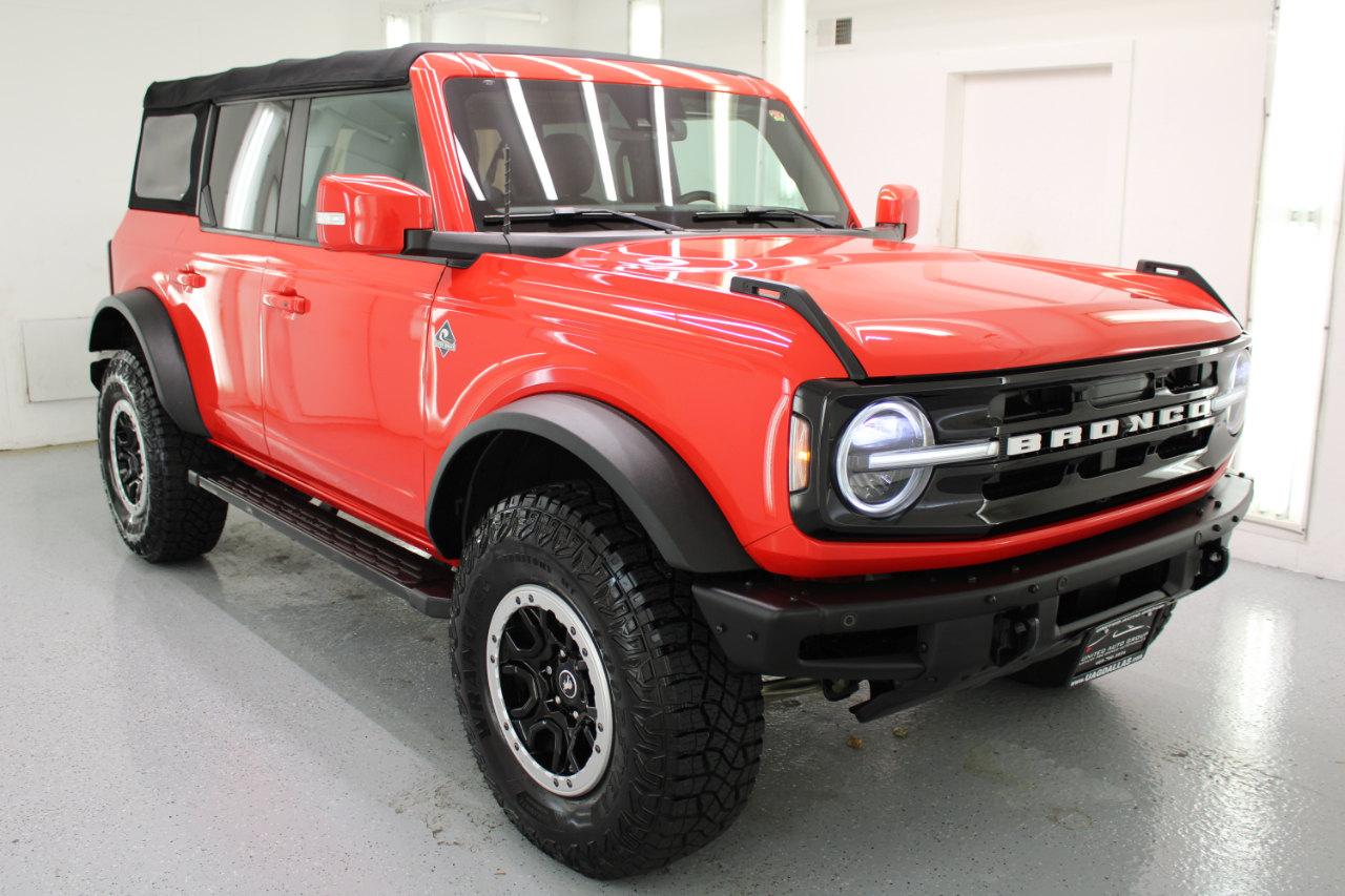 2021 Ford Bronco Outer Banks photo 10