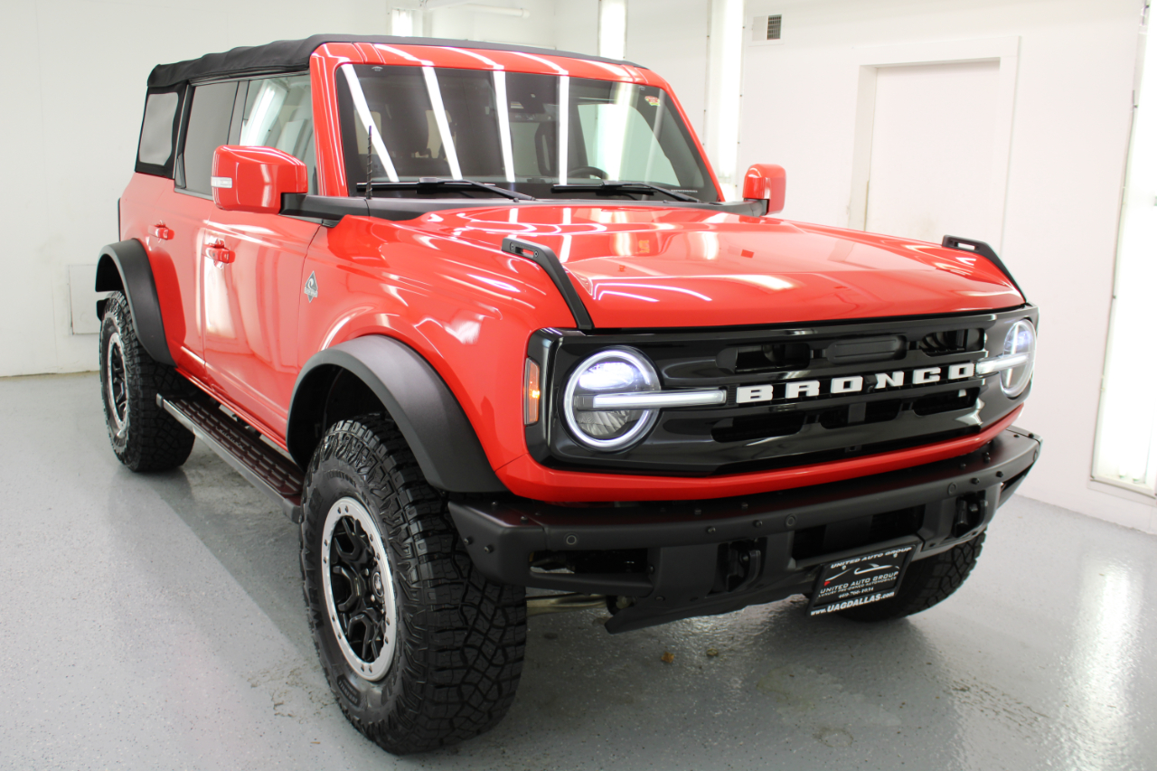 2021 Ford Bronco Outer Banks photo 11