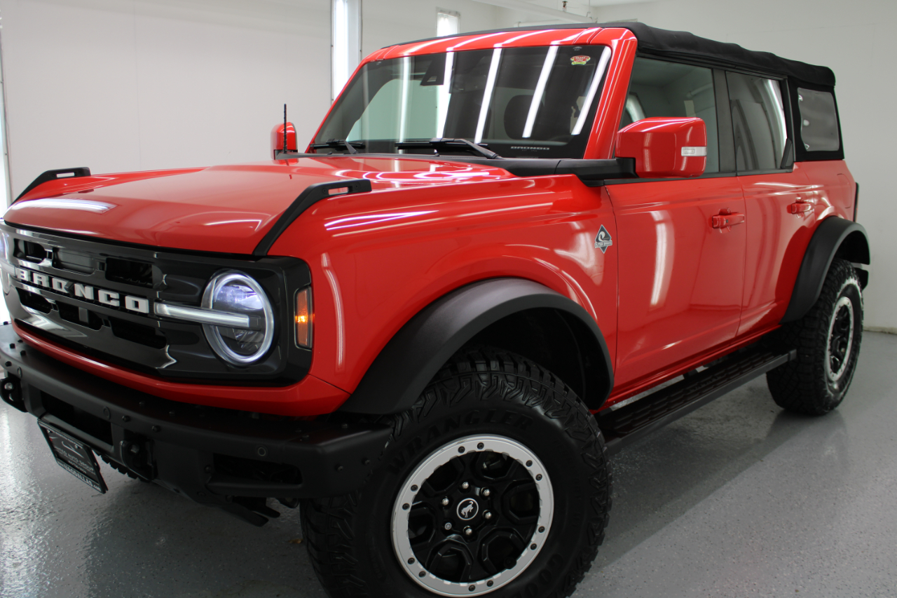 2021 Ford Bronco Outer Banks photo 12