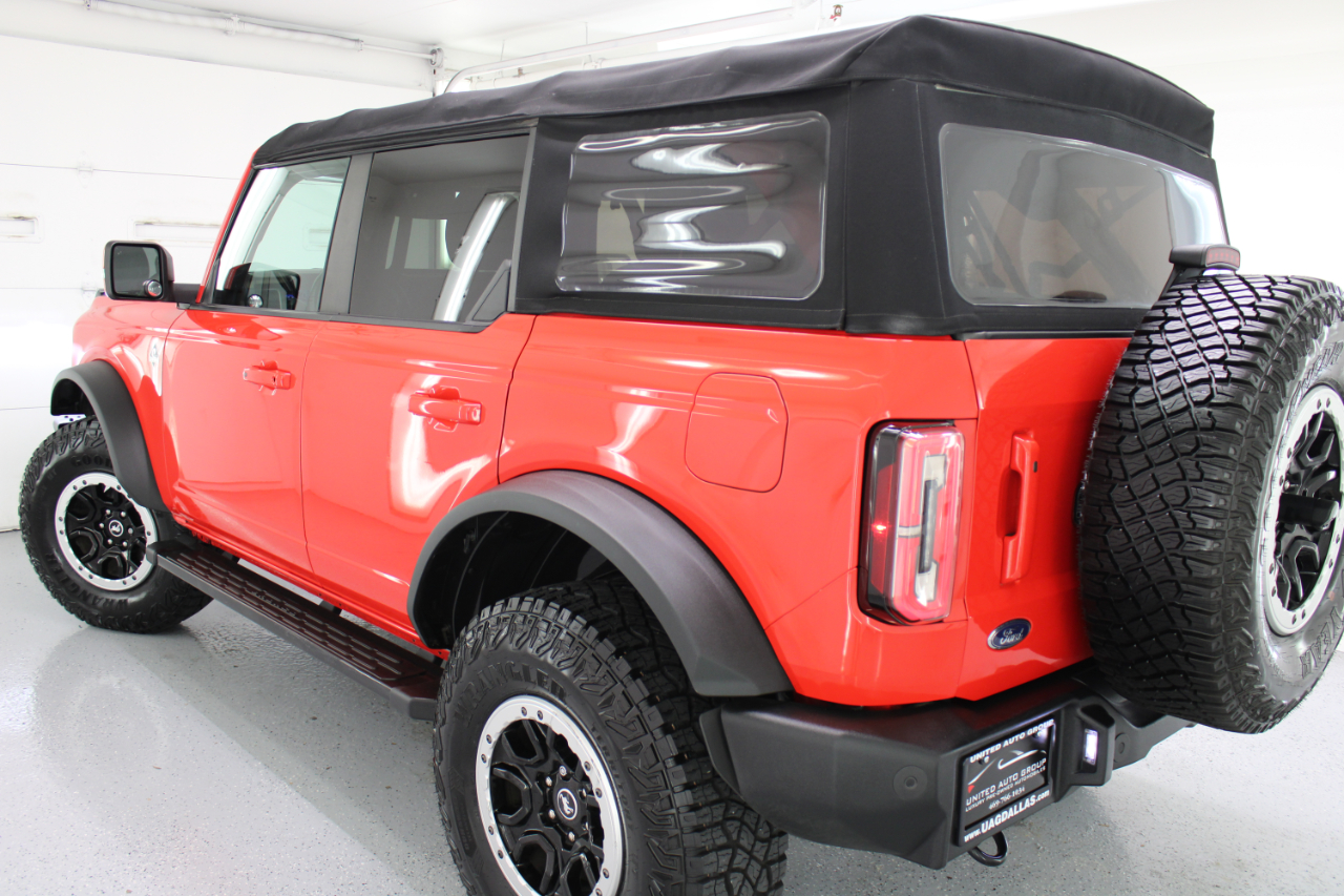 2021 Ford Bronco Outer Banks photo 15