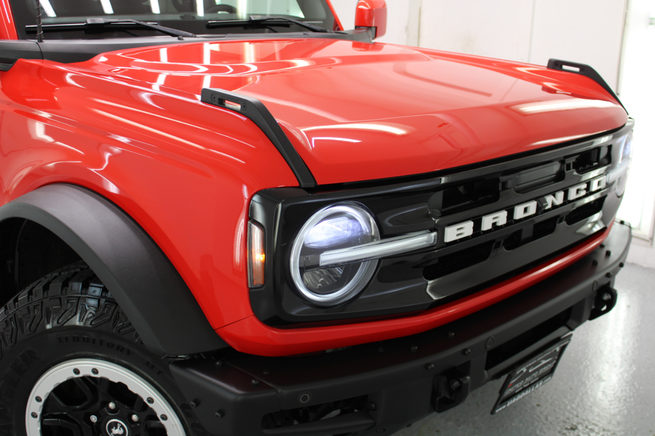 2021 Ford Bronco Outer Banks photo 17