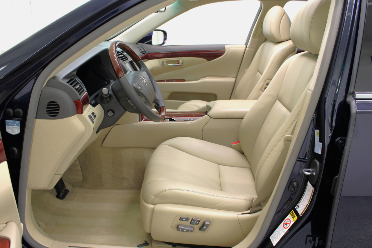 2008 Lexus LS 460 photo 31