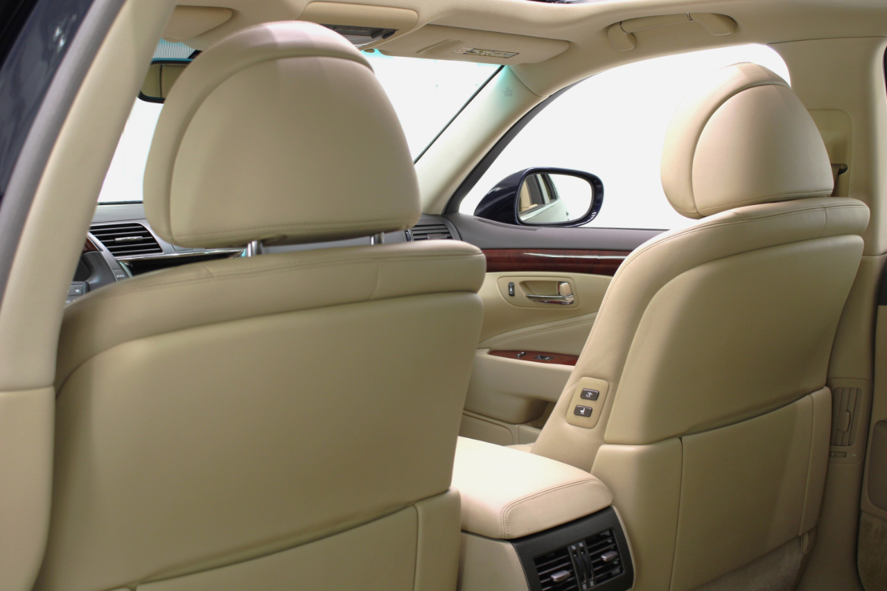 2008 Lexus LS 460 photo 35